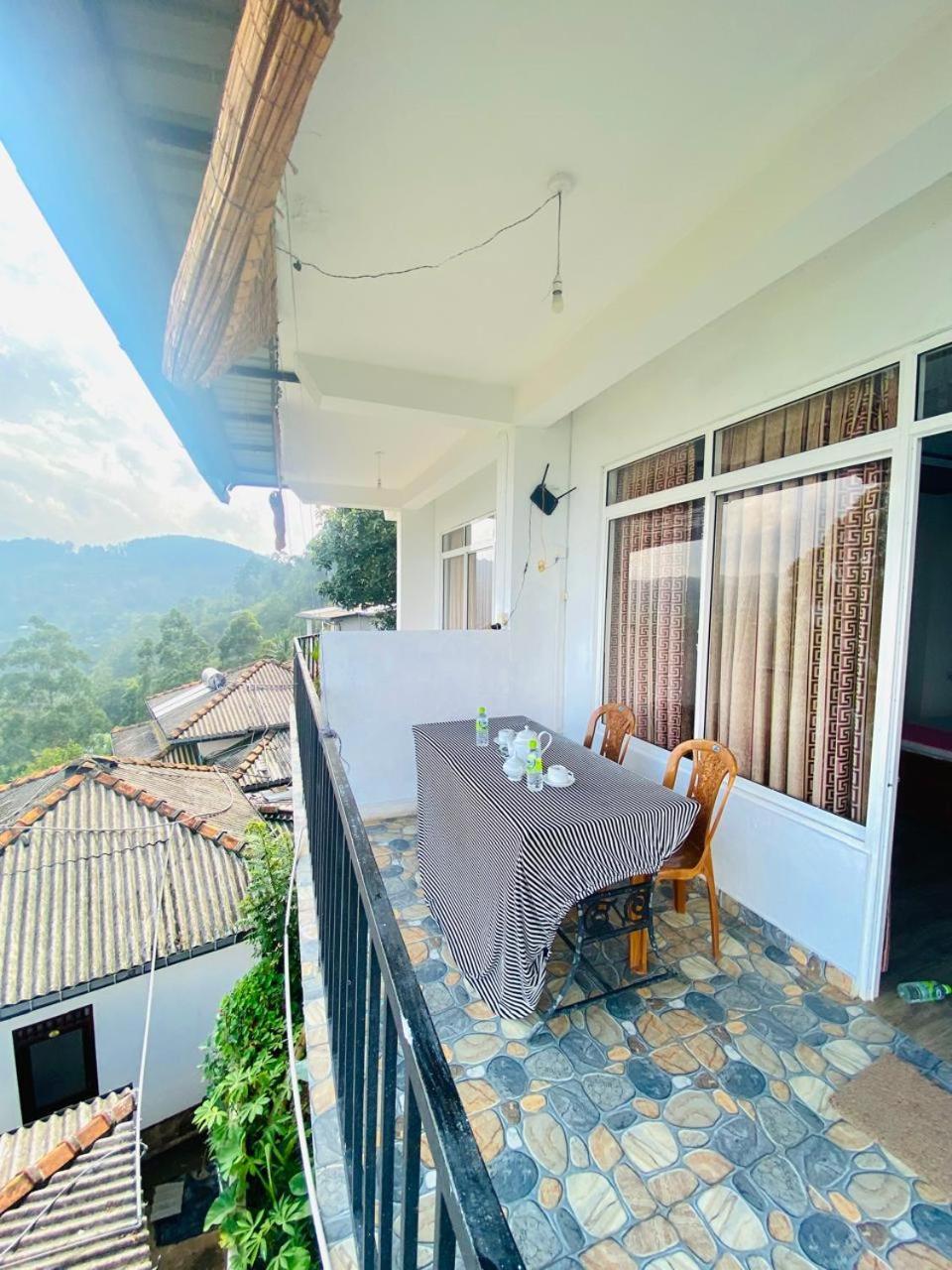 Bed and Breakfast Pleasant Peak Елла Екстер'єр фото